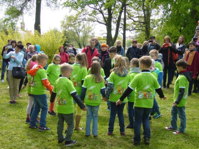 image001